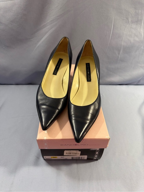 Bandolino Shoes - Bandolino Navy Pointed-Toe Leather Pumps - Classic Slip-On Heels